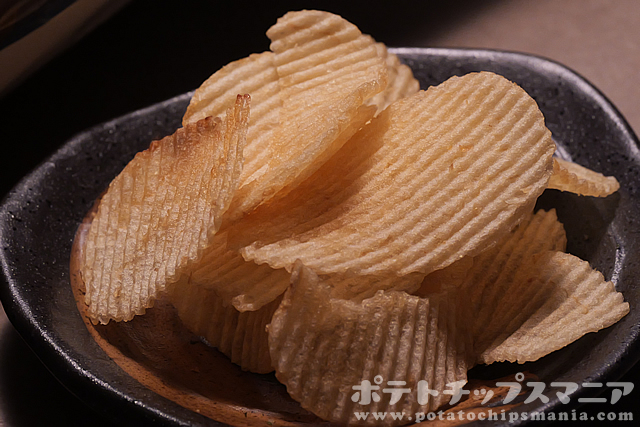 セブンプレミアム 厚切りポテト 石垣の塩味の味