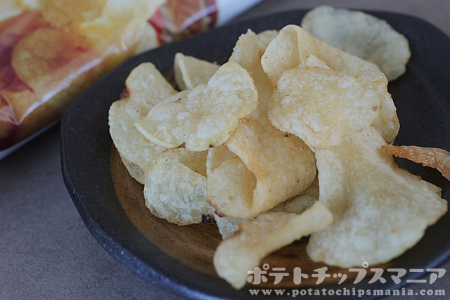 トップバリュ フリーフロム 堅めに揚げたポテトチップス 塩だけで味付けの味