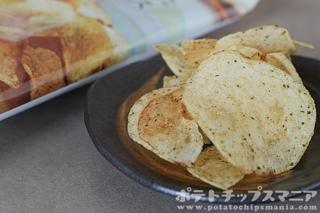 トップバリュ フリーフロム こめ油で揚げたポテトチップス のりしお味の味