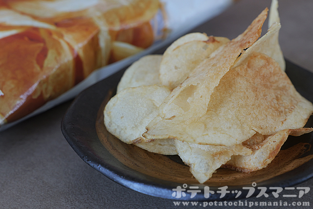 トップバリュ フリーフロム 塩だけで味付けしたポテトチップスの味