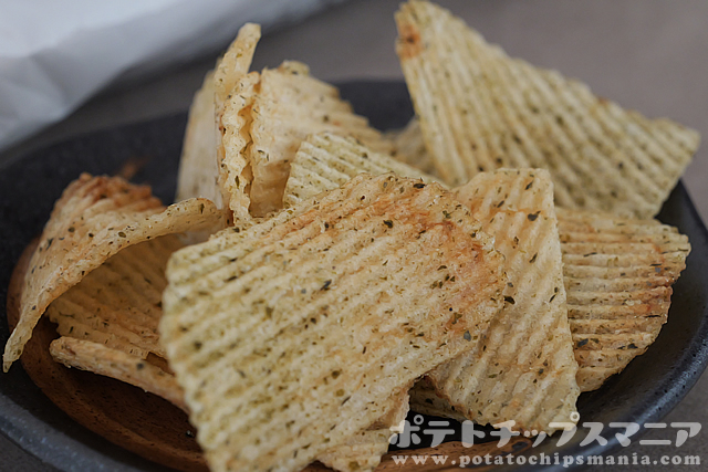 トップバリュ フリーフロム 塩とのりだけで味付けした ざく切りのポテトチップス のりしお味の味