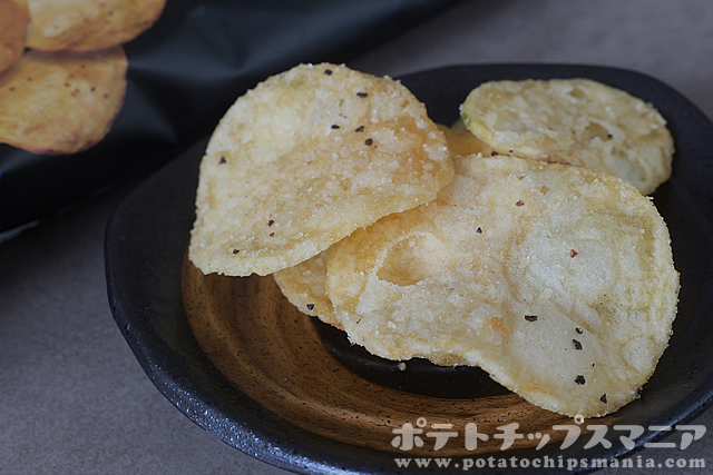 トップバリュ グルメポテトチップス シーソルト & ブラックペッパーの味