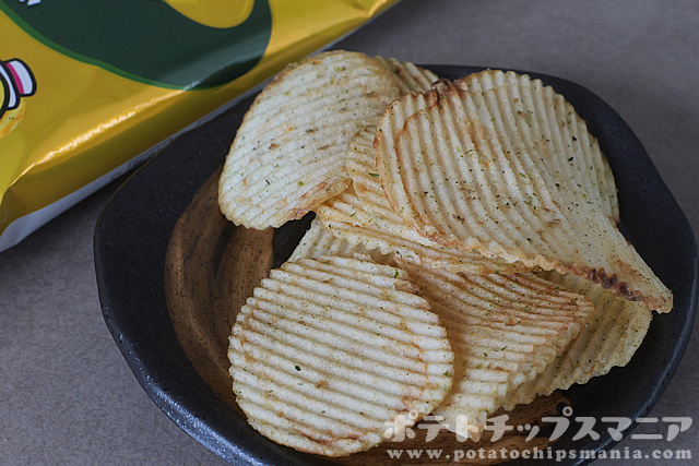 カルビー ポテトチップス ザ厚切り のりしお味の味