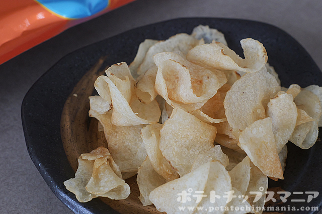 カルビー ポテトチップス 超薄切り こだわりしお味の味