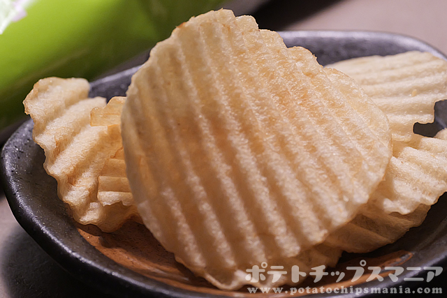 カルビー ポテトチップス たべサク ツンとこいわさび味の味