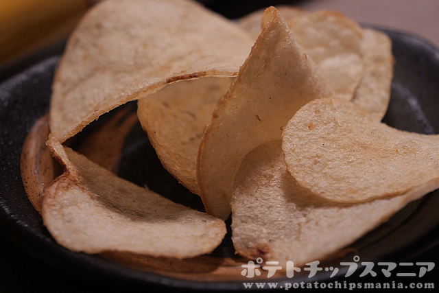 カルビー ポテトチップス ワンタン醤油味仕立ての味