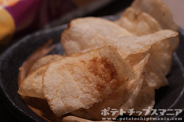 カルビー ポテトチップス 焼きいもキャラメルの味