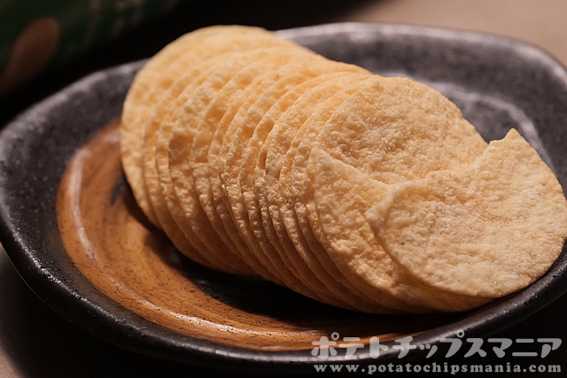 ファミマル プチポテトチップス サワークリームオニオン味の味