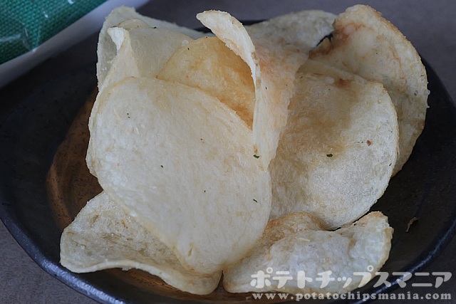 ファミマル ポテトチップス サワークリームオニオン味の味