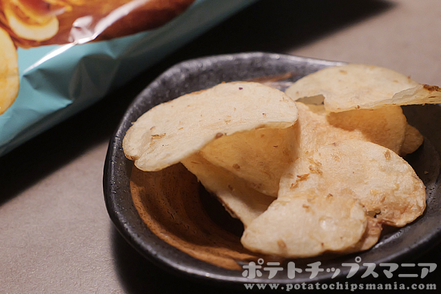 湖池屋 ピュアポテト オホーツクの塩と岩塩の味